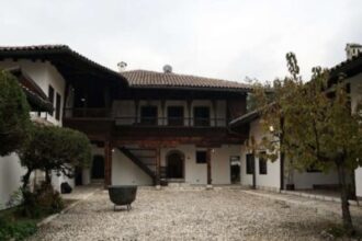 a-casa-svrzo:-uma-janela-ao-passado-da-vida-diaria-em-sarajevo