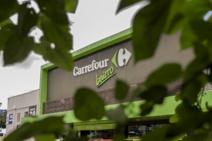justica-torna-carrefour-reu-por-vazamento-de-oleo-diesel-em-santos