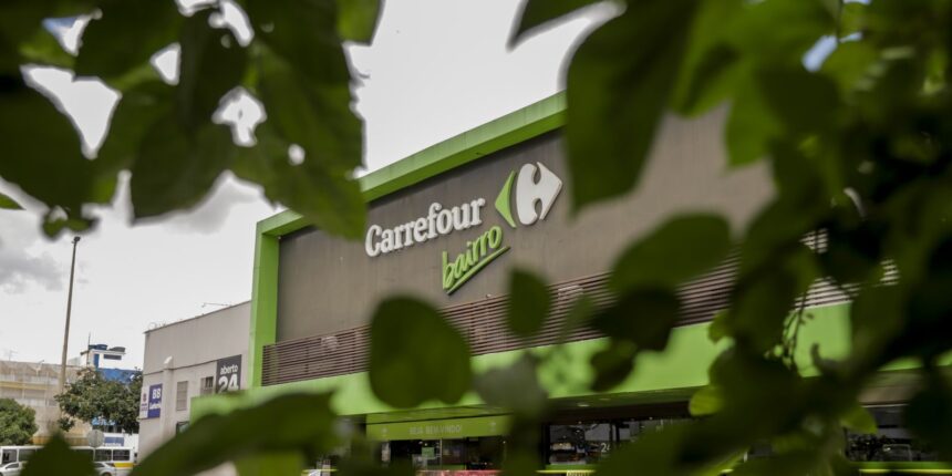 justica-torna-carrefour-reu-por-vazamento-de-oleo-diesel-em-santos