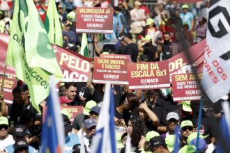 ato-em-sp-une-centrais-sindicais-e-governo-pelo-fim-da-escala-6×1