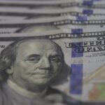 dolar-ultrapassa-os-r$-5,70-a-espera-de-juros-nos-eua-e-no-brasil