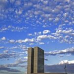 relator-antecipa-fim-da-reeleicao-para-2030-e-ccj-adia-votacao