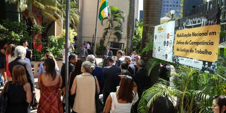 juizes se-mobilizam-contra-suspensao-de-processos-sobre pejotizacao