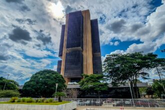 copom-eleva-juros-basicos-da-economia-para-14,75%-ao-ano