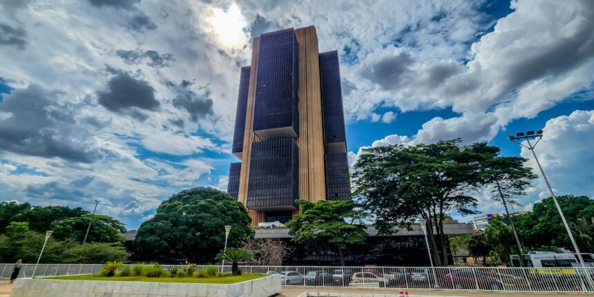 copom-eleva-juros-basicos-da-economia-para-14,75%-ao-ano