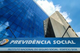 lula-coordena-reuniao-sobre-ressarcimento-de-aposentados-do-inss