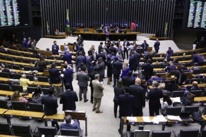 projeto-que-aumenta-numero-de-deputados-para-531-tem-urgencia-aprovada