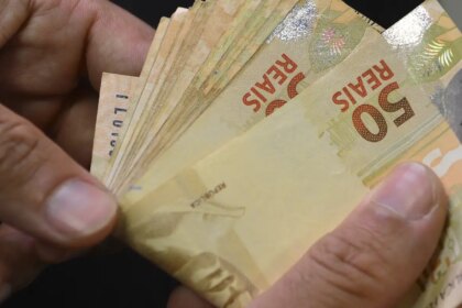 beneficios-sociais-garantem-rendimento-medio-recorde-de-r$-836-em-2024