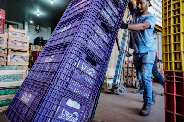 rendimento-medio-dos-brasileiros-chega-a-r$-3.057,-recorde-desde-2012