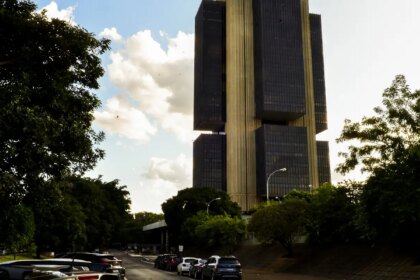 banco-central-autoriza-financeiras-a-emitir-lci