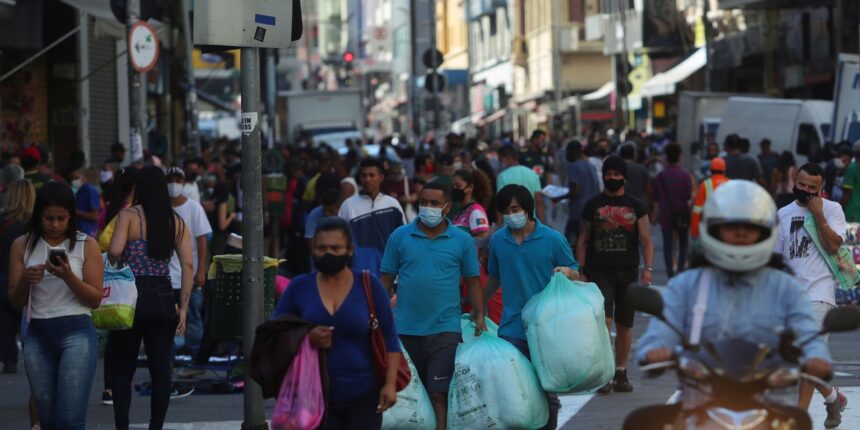 sp:-comercio-deve-faturar-5,4%-no-dia-das-maes-em-2025,-diz-fecomercio