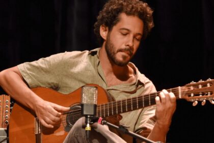 viola-caipira-de-daniel-ganc-embala-cena-musical-na-tv-brasil