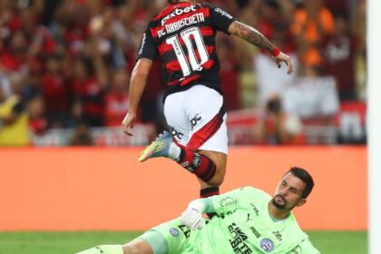 flamengo-vence-com-gol-de-arrascaeta-e-lidera-o-brasileiro