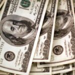 dolar-sobe-para-r$-5,68-com-anuncio-de-acordo-entre-eua-e-china