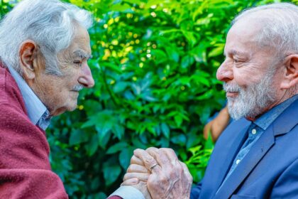 lula:-mujica-mostrou-“que-luta-politica-e-docura-podem-andar-juntas”
