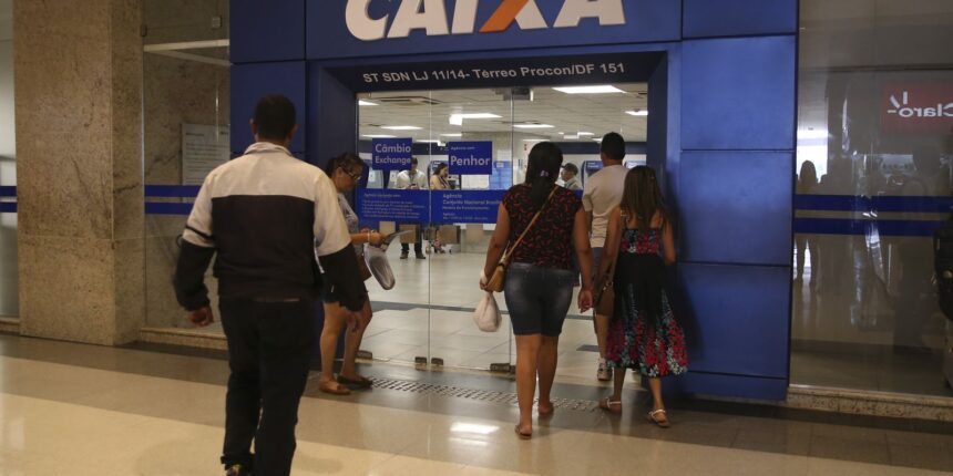 caixa-libera-abono-salarial-para-nascidos-em-maio-e-junho