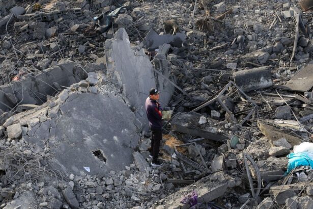 ataques-israelenses-matam-dezenas-em-gaza-enquanto-trump-visita-regiao
