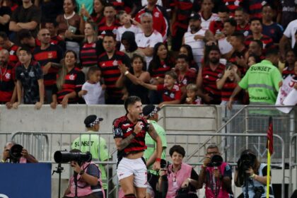 fla-derrota-ldu-e-fica-perto-da-vaga-nas-oitavas-da-libertadores