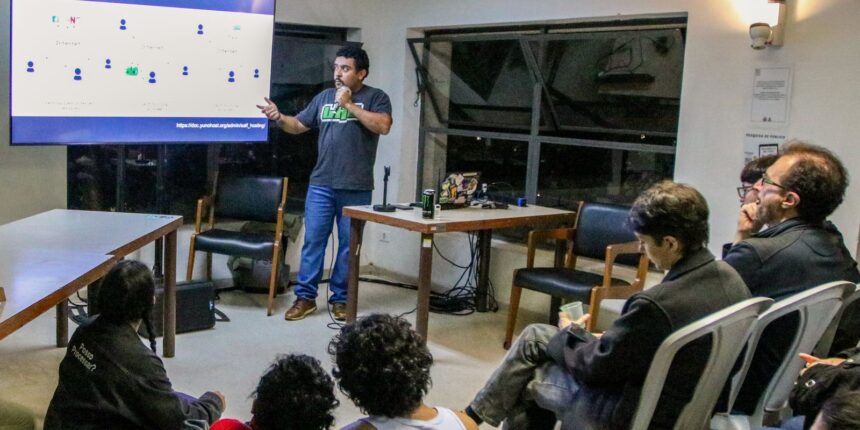 ativistas-debatem-resistencia-digital-diante-de-ia-e-plataformizacao