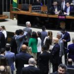 camara-aprova-projeto-que-reajusta-salarios-de-servidores-publicos