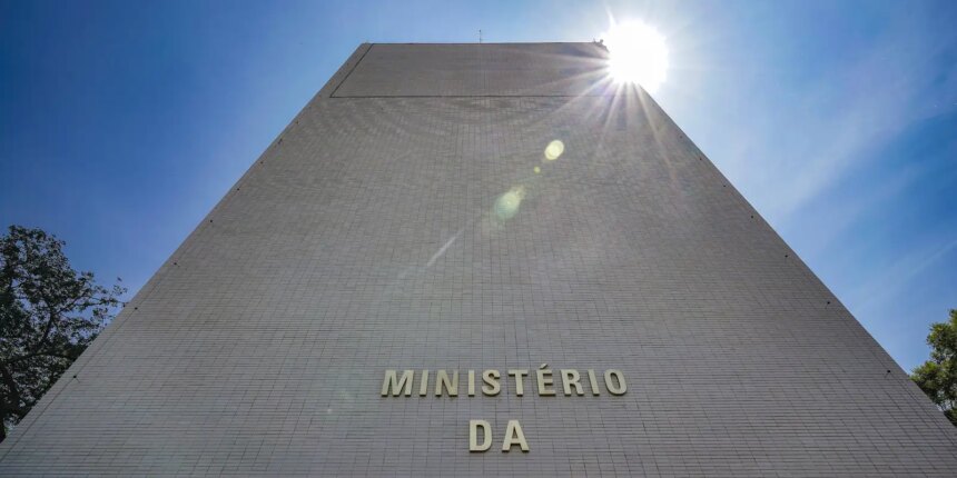com-precatorios,-previsao-de-deficit-primario-sobe-para-r$-97-bilhoes