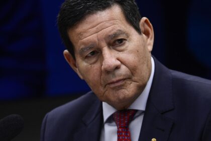mourao-diz-que-nao-participou-de-reuniao-golpista-no-governo-bolsonaro