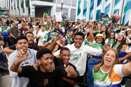 marcha-para-jesus-reune-milhares-de-fieis-no-centro-do-rio-de-janeiro