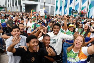 marcha-para-jesus-reune-milhares-de-fieis-no-centro-do-rio-de-janeiro