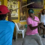 os-ultimos-mestres-da-esgrima-com-machete-afro-colombiana-lutam-para-preservar-a-sua-tradicao