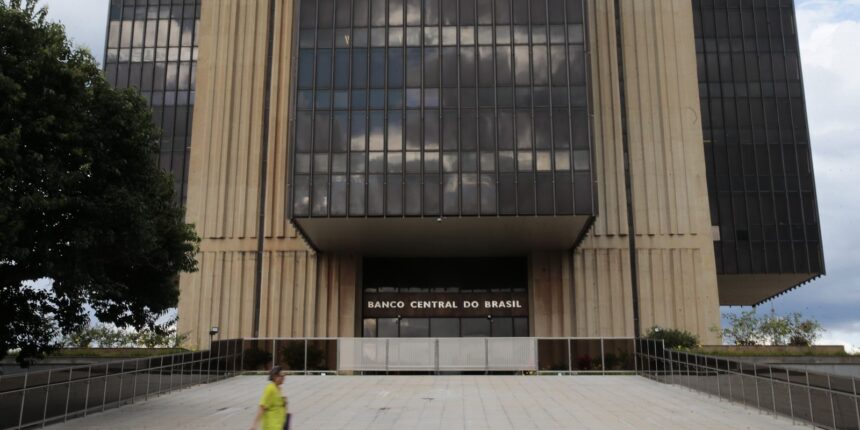 mercado-melhora-expectativa-sobre-economia-com-pib-a-2,14%
