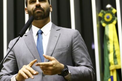 moraes-abre-inquerito-para-investigar-eduardo-bolsonaro