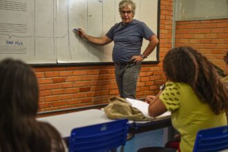 pe-de-meia:-nascidos-em-marco-e-abril-recebem-hoje-parcela-de-r$-200
