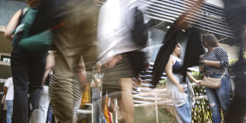 alunos-de-cursinhos-populares-irao-receber-bolsa-de-r$-200-por-mes
