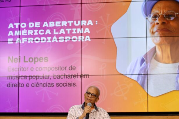 tarefa-de-liderancas-negras-e-criar-consciencia-critica,-diz-escritor