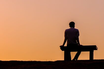 quando-a-amizade-e-tratada-como-essencial,-o-que-acontece-com-os-jovens-adultos-que-nao-a-tem?