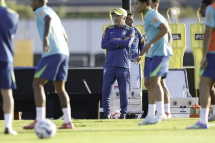 carlo-ancelotti-comanda-o-primeiro-treino-da-selecao-brasileira