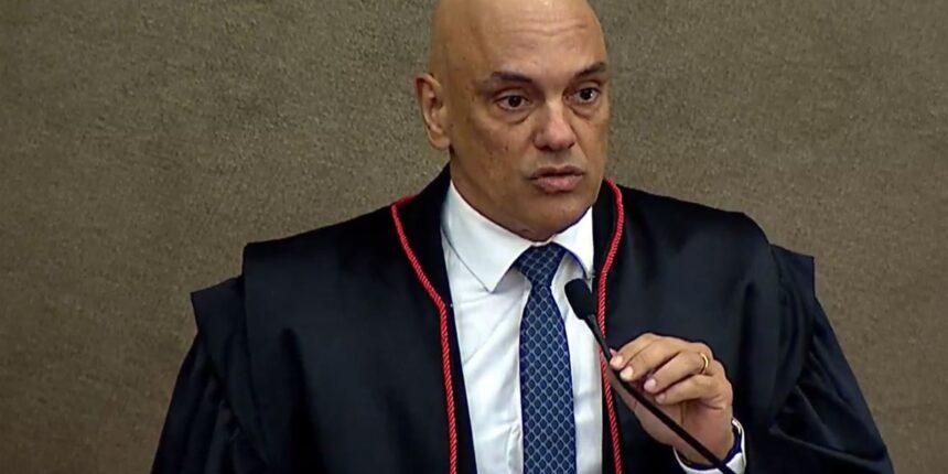 moraes-pede-que-hamilton-mourao-seja-ouvido-pela-pf-dentro-de-15-dias