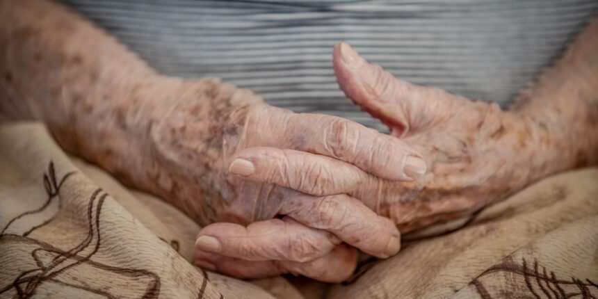 demencia-em-idosos-hospitalizados-nao-e-percebida-em-ate-50%-dos-casos