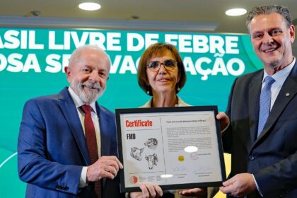 lula-recebe-certificado-de-pais-livre-da-febre-aftosa