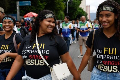 jovens-e-mulheres-puxam-aumento-de-evangelicos-no-pais,-revela-ibge
