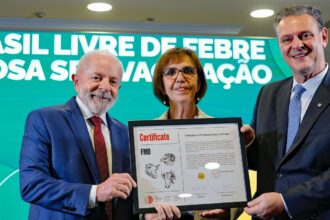 lula-recebe-certificado-de-pais-livre-da-febre-aftosa