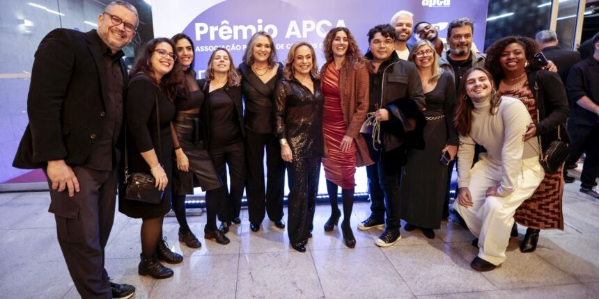 sem-censura-recebe-premio-da-apca-de-melhor-programa-de-televisao