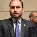 pf-diz-que-bolsonaro-e-carlos-integravam-organizacao-criminosa-na-abin