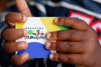 caixa-paga-bolsa-familia-a-beneficiarios-com-nis-de-final-4