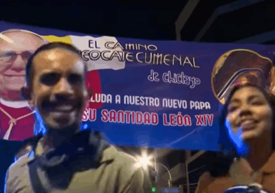 peru-da-boas-vindas-ao-“papa-peruano”-com-dancas,-humor-e-propaganda