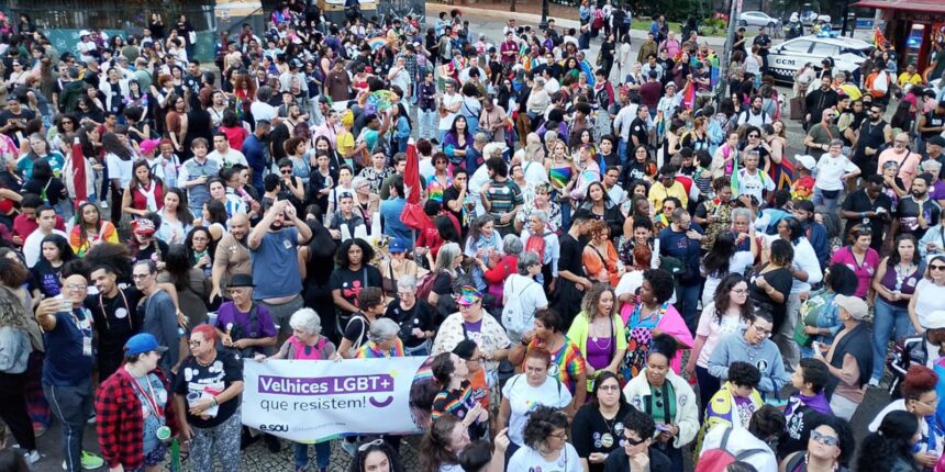 caminhada-de-mulheres-lesbicas-protesta-contra-violencias-e-racismo