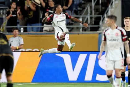 flamengo-fecha-primeira-fase-do-mundial-com-empate-com-o-los-angeles