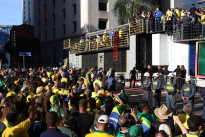 ato-em-sp-reune-apoiadores-de-bolsonaro-contra-julgamento-no-stf