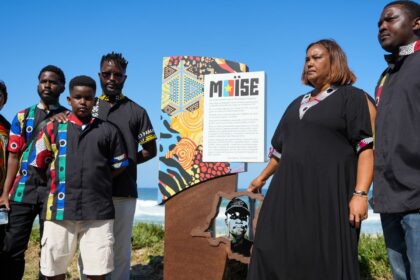 memorial-na-barra-da-tijuca-homenageia-congoles-moise,-morto-em-2022