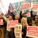 povo-sem-medo-e-mtst-fazem-ato-pela-taxacao-de-bilionarios